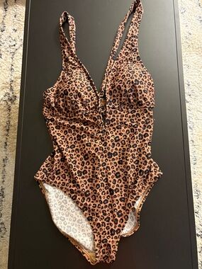 Leopard Print One-Piece Swimsuit - Brown & Black